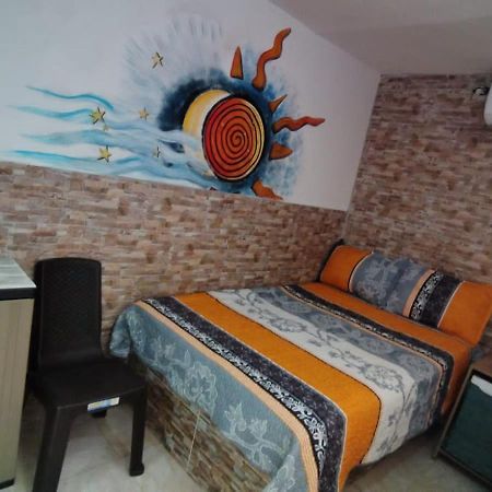 San Andres Vive Paradise Habitaciones Con Bano Privado A 80Mts De La Playa Principal Exterior foto